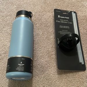 NWT hydro flask with wide mouth cap and 2 straws